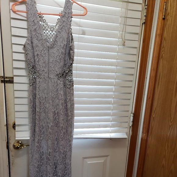 Prom dress must go - Picture 2 of 2